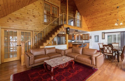 Adolphustown Cottage | ★ Awesome Waterfront Cottage ~ 4 BR ~ Near Prince Edward County & Wine Region