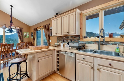 Windcliff Estates House | Awestruck Luxury Vacation Home at Windcliff