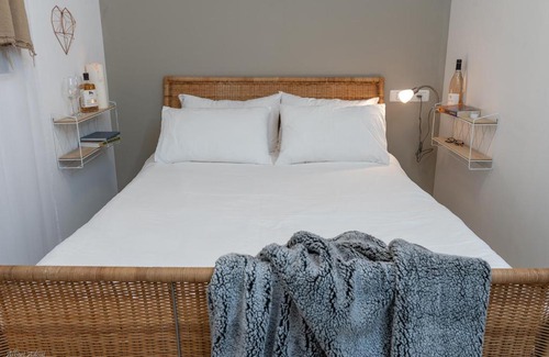 El-Rum Bed & Breakfast | Ay La