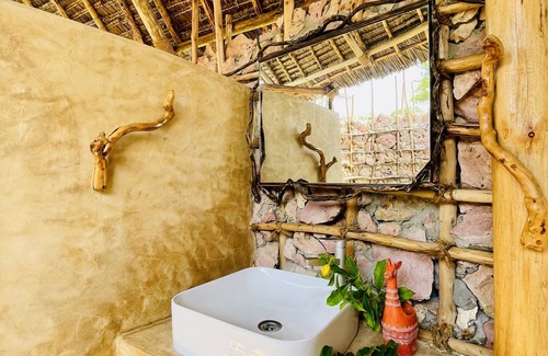 Mkunguni Hotel | Aya Beach - Breath Taking Sunsets & Tranquil Atmosphere