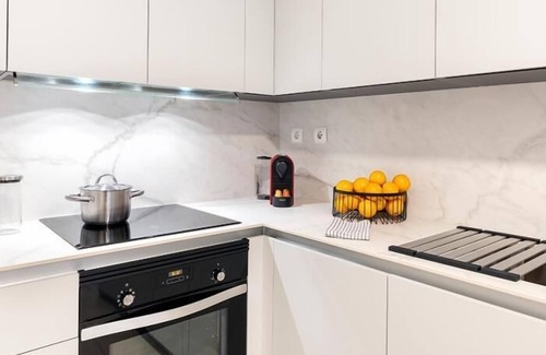 Goya Apartment | Ayala Apartment with parking