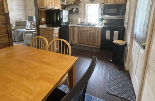 Painted Post Cabin | Ayers Acres Cabin 1 - near Watkins Glen, Corning, Finger Lakes - sleeps 6