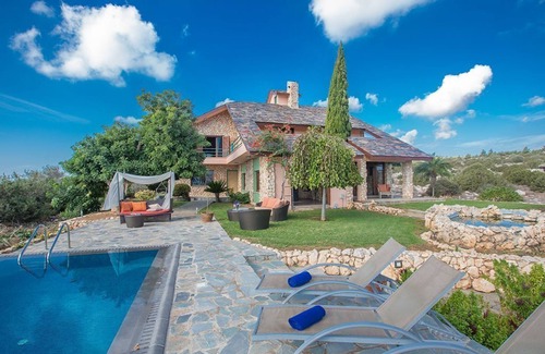 Ayia Napa Villa | Ayia Napa Holiday Villa OT7 - a villa that sleeps 10 guests in 4 bedrooms