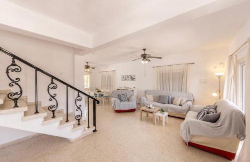 Ayia Thekla Villa | Ayia Thekla Sea Breeze Villa