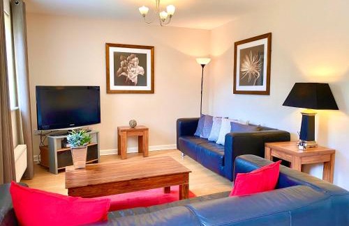 Hartwell House | Aylesbury Contractor & Staycation Home