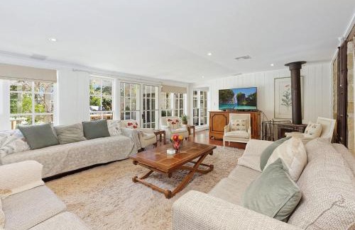Mittagong House | Aylmerton House and Cottage for 14 Southern Highlands