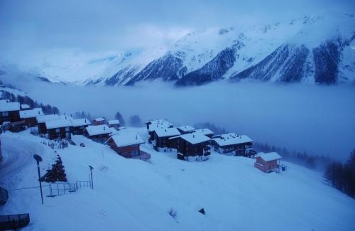 Wiler Ski Chalet | Ayoba
