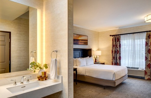 Santa Ana Heights Hotel | Ayres Hotel Costa Mesa/Newport Beach