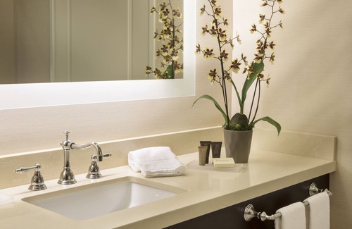 Anaheim Resort Hotel | Ayres Hotel Orange