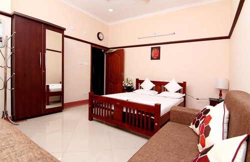 Peringandoor Hotel | Ayur Bethaniya Ayurveda Hospital