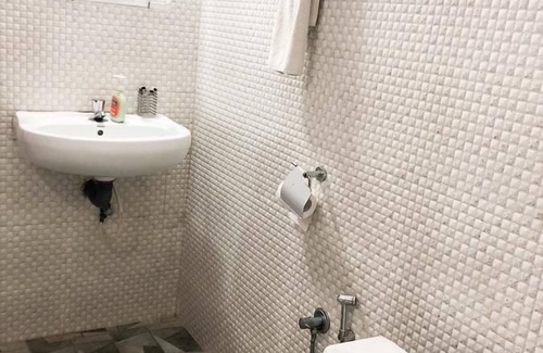 Wadakanchery Hotel | Ayuryogashram Heritage