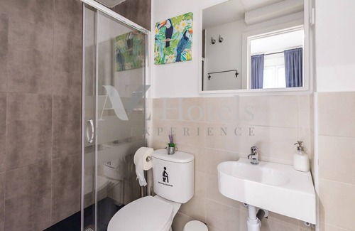 Jeronimos House | AYZ Juan de Mena - Auto check-in property