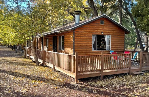 Pinetop-Lakeside Cabin | AZ Lakefront Paradise with Fireplace- Aspens Cabin
