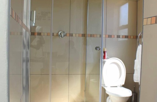 Acornhoek House | Aza Guesthouse