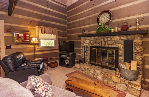 Blowing Rock Cabin | Azalea Cabin on Main St Blowing Rock