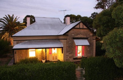 Lyndoch House | Azalea Cedar-Rose Barossa Vineyard Views Villa