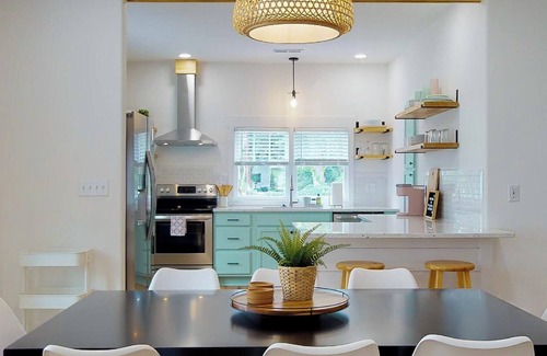 Wilmington House | Azalea Cottage - Brooklyn Arts District