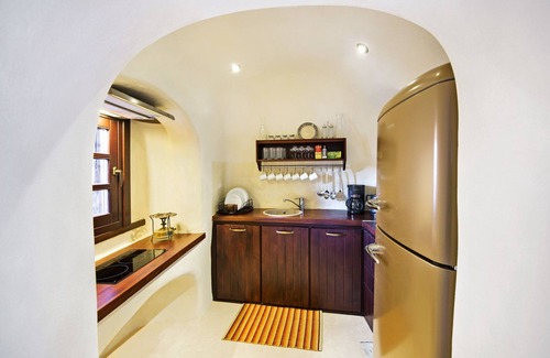 Finikia Hotel | Azalea Houses