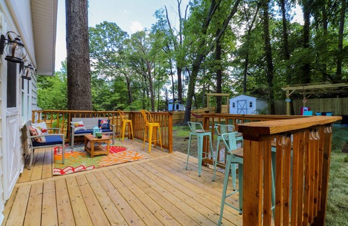 Greensboro Cottage | ⭐️Azaleas Cottage⭐️ 🐕🏟️📚🍔🏊‍♀️