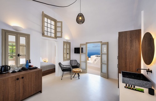 Megalochori Hotel | Azanti Suites