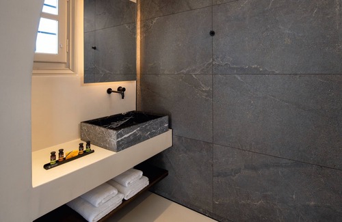 Megalochori Hotel | Azanti Suites