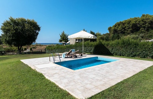 Sithonia House | Azapiko Dream Villa by Luxlikehome
