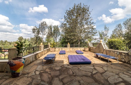 Ngong Villa | Azima Wellness Retreat Center-Master Ensuite.