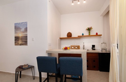 Puerto Morelos Apartment | AZUK OCEANFRONT STUDIO BY ARENIKA HOMES