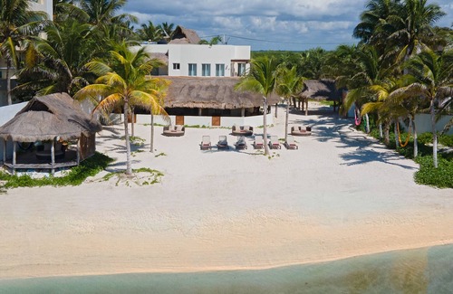 Puerto Morelos Apartment | AZUK OCEANFRONT STUDIO BY ARENIKA HOMES
