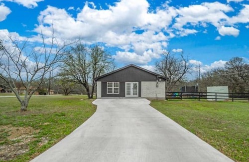 Azle House | Azul Retreat near the lake