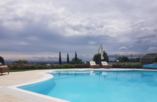 Chernomorets Apartment | Azur Apartment Deluxe