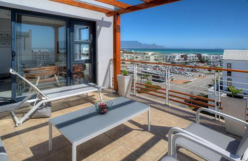 Big Bay Apartment | Azure 216