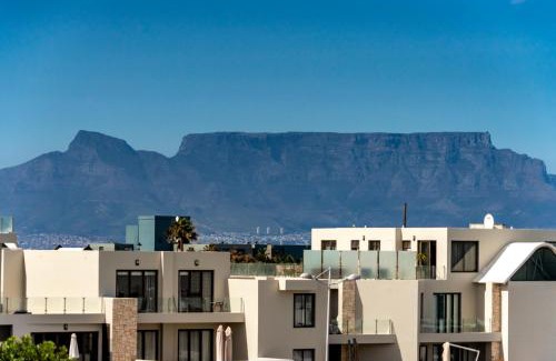 Big Bay Apartment | Azure 25