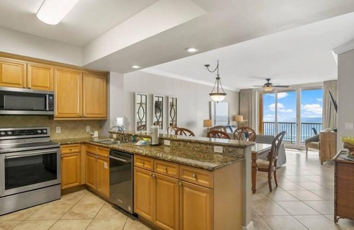 Fort Walton Beach - Destin Condo | Azure 511 - 3 Bdrm Modern Luxury FREE Beach Service!