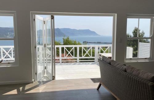 Simon's Town Apartment | Azure Cottage Simonstown