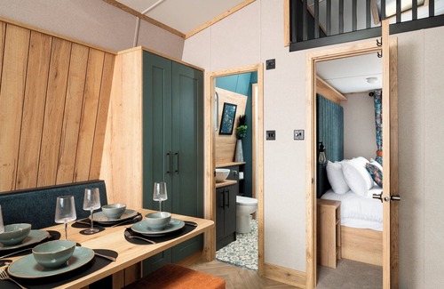 Great Billing Resort | Azure Horizons - Brook Glamping Pod Pet GV19