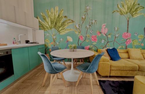 Pusztavacs Apartment | Azure Residence - Modern 2BR
