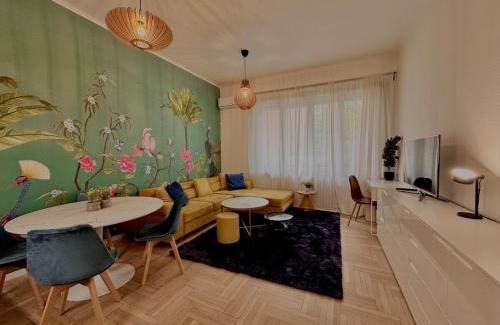 Pusztavacs Apartment | Azure Residence - Modern 2BR