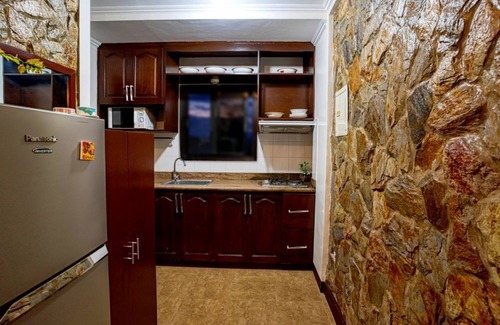 Kalibo Apartment | Azure Skies: 3-Bedroom Paradise