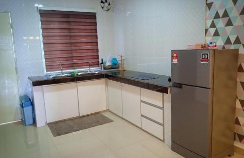 Kuala Selangor House | AZURE SKY HOMESTAY KUALA SELANGOR