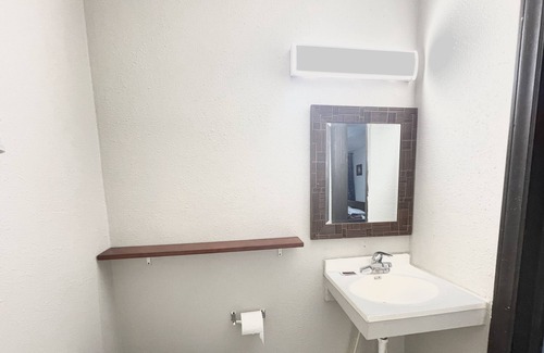 Fort Scott Hotel | Azure Sky Motel
