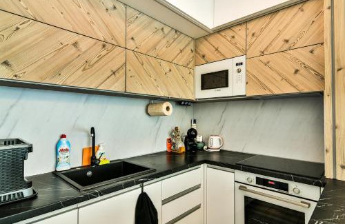Varna Apartment | Azure View 2BR Luxury Apartment - free parking
