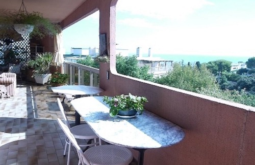 Caucade Apartment | Azurelle Lantern -