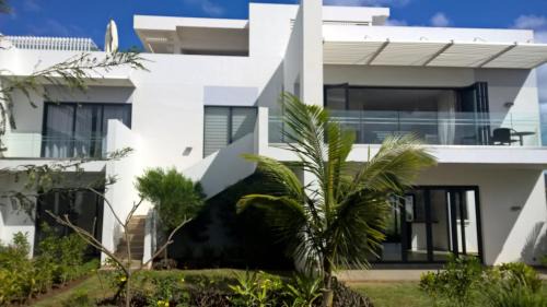 Roches Noires Apartment | Azuri Apartment 8