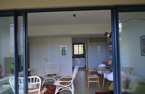Roches Noires Apartment | AZURI Serviced Garden Apartment