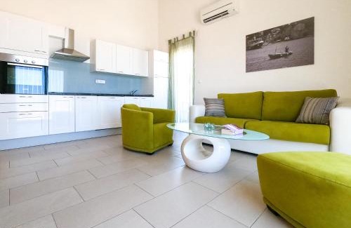 Stomorska Apartment | Azuro Verde