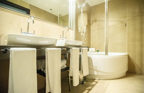 Langreo Hotel | AZZ Asturias Langrehotel & Spa