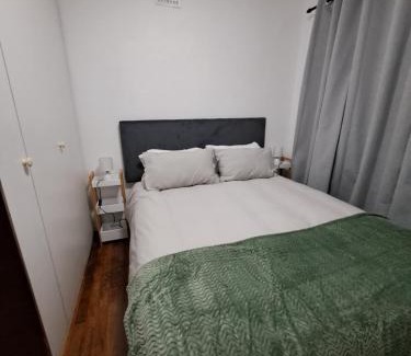 Lansdowne House | Azzure Apartments 6 sleeper Crawford