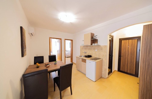 Maini Apartment | Azzuro Apartments