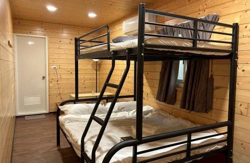 White Sand Beach House | B&B American Style cabin 5 minutes from the sea